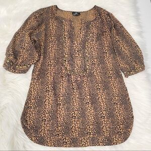 Angie Flowy Medium‎ Shirt Studded bronze notched neck short sleeve pebble print